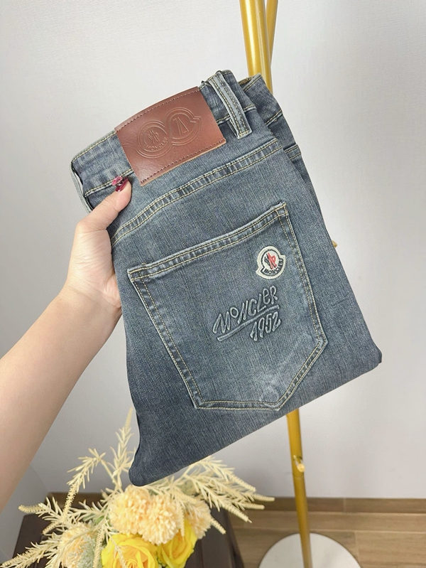 ブランドジーンズ正面デザイン